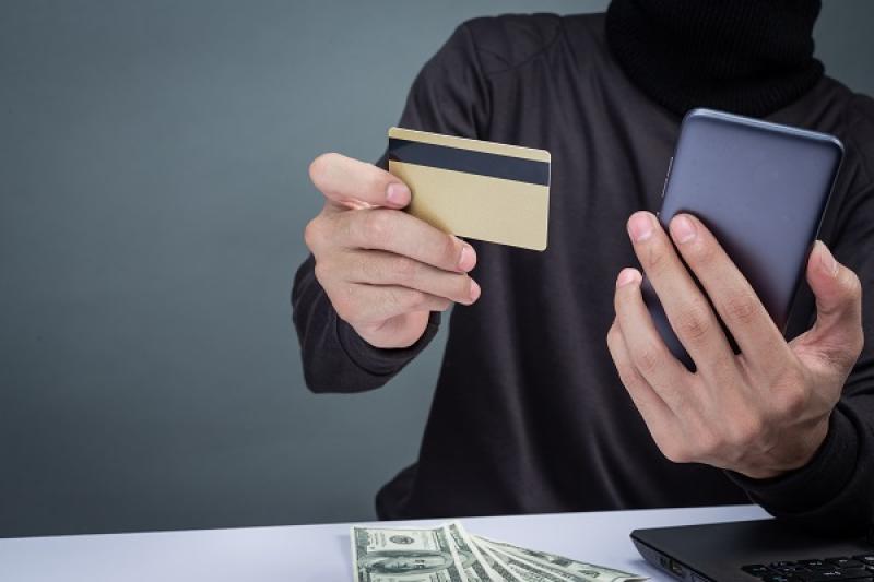 База IMEI осложнит жизнь мошенникам, но не остановит их