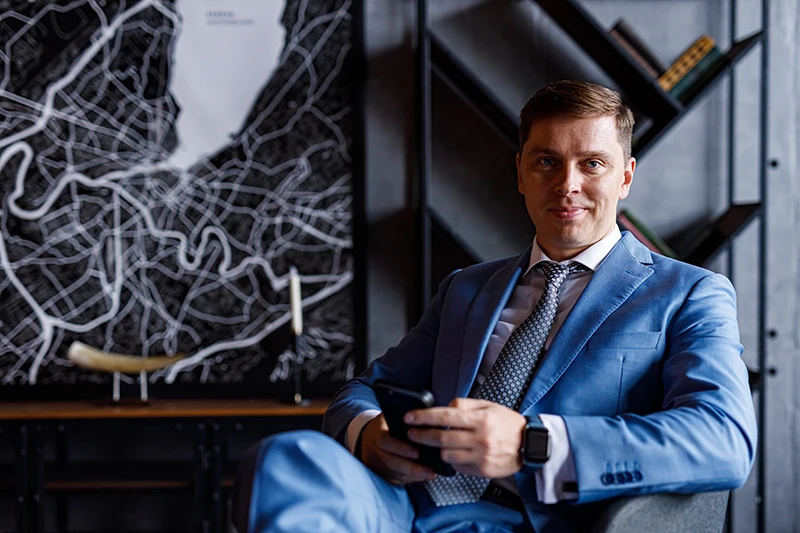 Член Правления, директор по науке и ИИ ПАО &laquo;Группа Астра&raquo;, управляющий партнер АСТРА ИИ КОД, д.т.н., профессор Владимир Нелюб